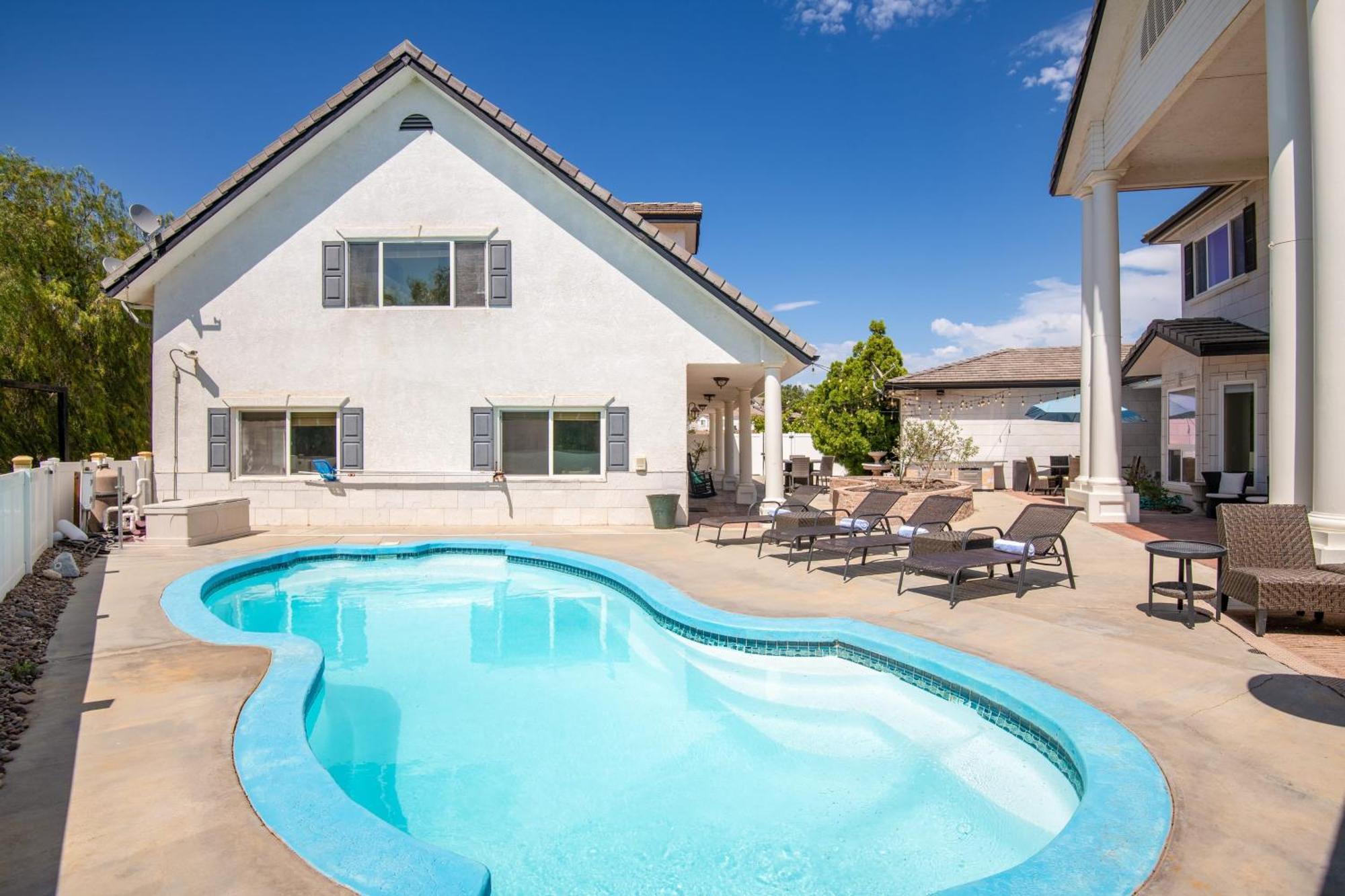 Grand Contento By Avantstay Extraordinary Estate W Pool Hot Tub Movie Room Temecula Ngoại thất bức ảnh
