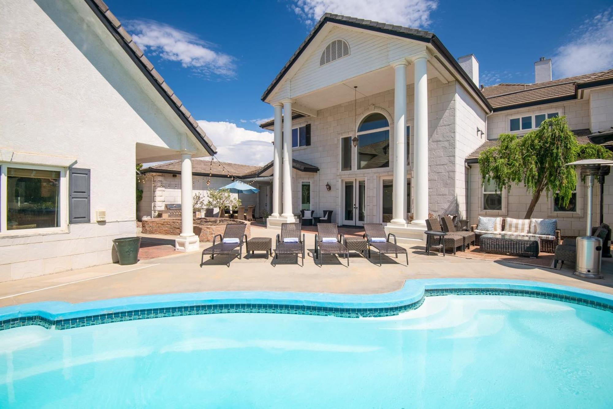 Grand Contento By Avantstay Extraordinary Estate W Pool Hot Tub Movie Room Temecula Ngoại thất bức ảnh